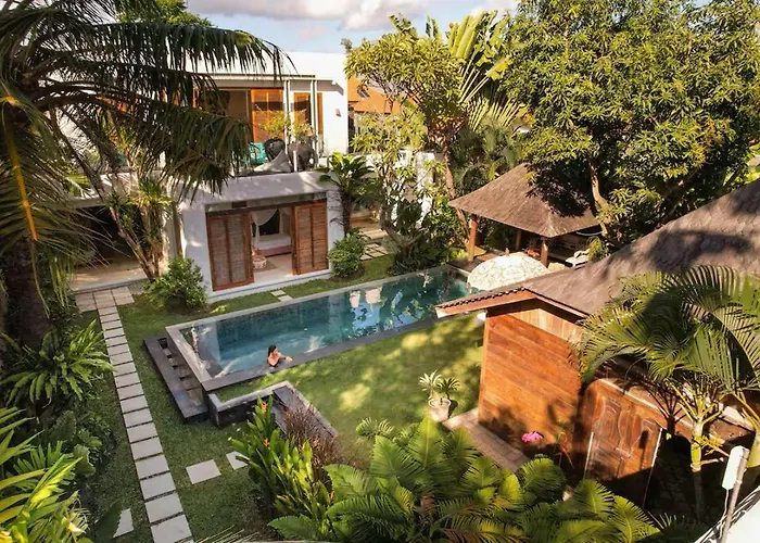 Tropical Villa Batik - Large Garden & Pool, Concierge! 3Mins To Beach, Clubs, Cafes
