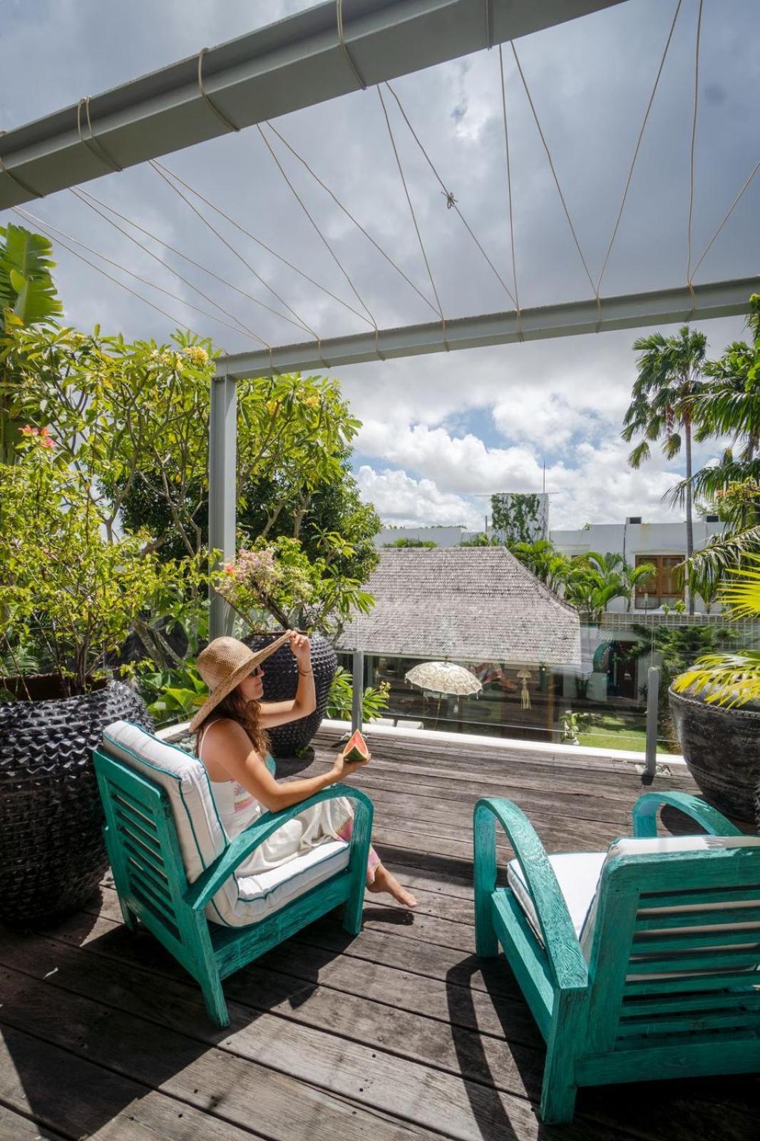 Tropical Batik - Large Garden & Pool, Concierge! 3mins To Beach, Clubs, Cafes Villa