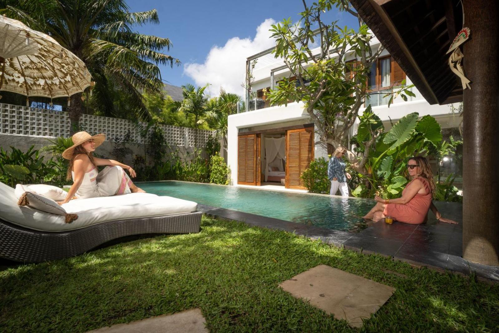 Tropical Batik - Large Garden & Pool, Concierge! 3mins To Beach, Clubs, Cafes