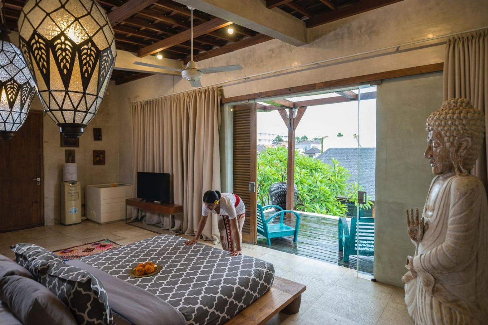 Tropical Batik - Large Garden & Pool, Concierge! 3mins To Beach, Clubs, Cafes