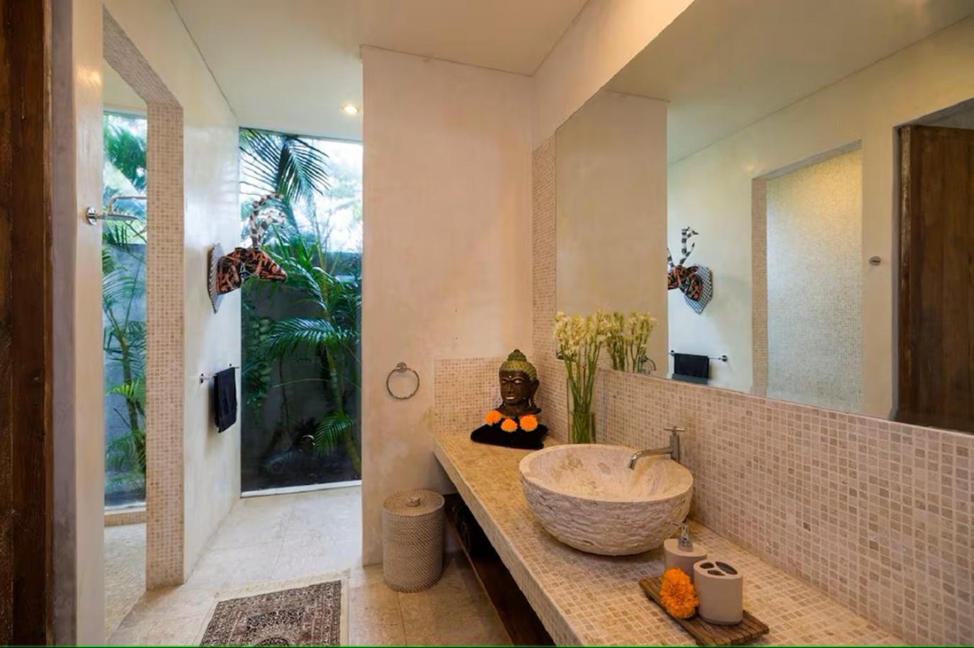 Tropical Batik - Large Garden & Pool, Concierge! 3mins To Beach, Clubs, Cafes Villa Seminyak (Bali)