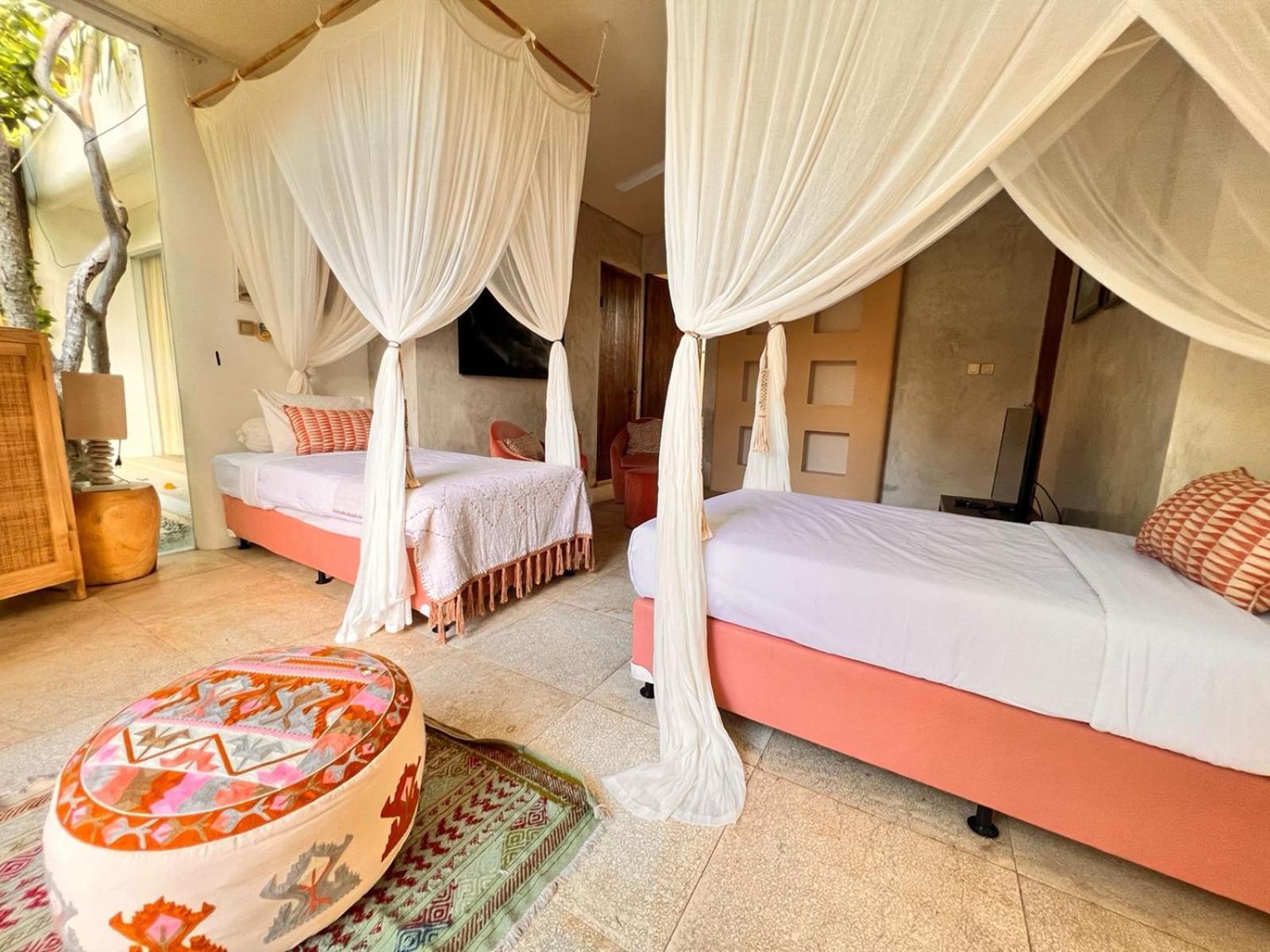 Villa Tropical Batik - Large Garden & Pool, Concierge! 3mins To Beach, Clubs, Cafes Seminyak (Bali)